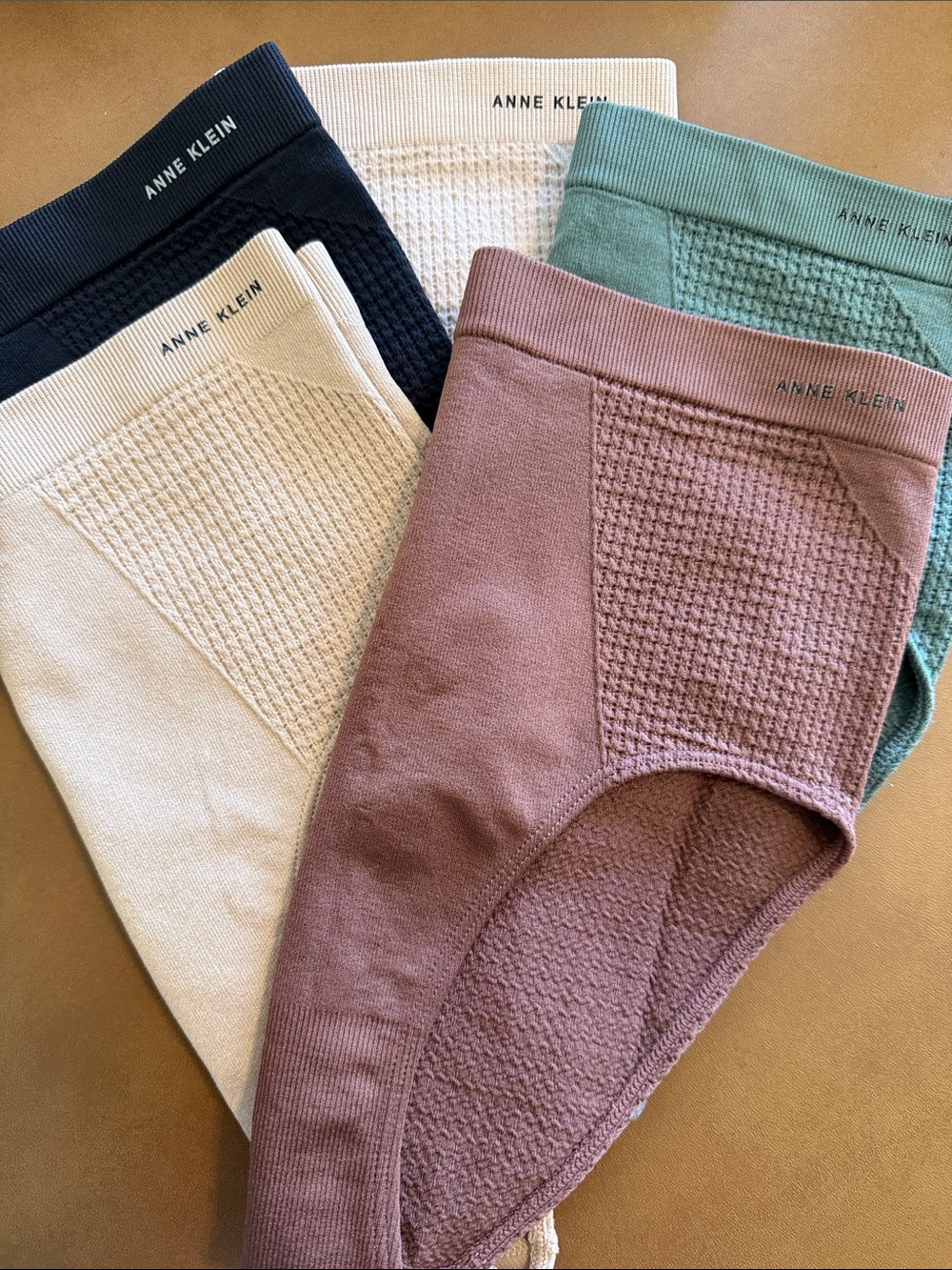 NWOT 5-pack Anne Klein Shaping Seamless Brief Panties, Small, Neutral Tones